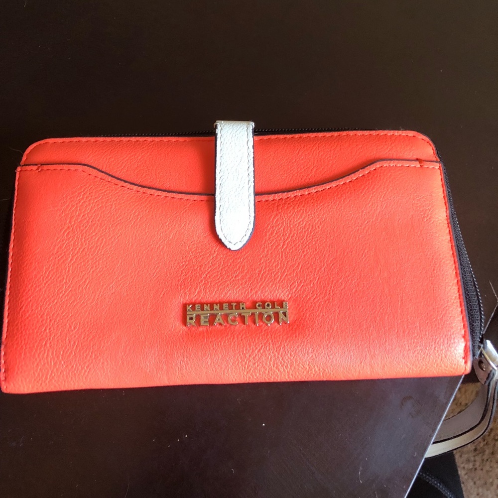 Kenneth Cole reaction wallet with strap
